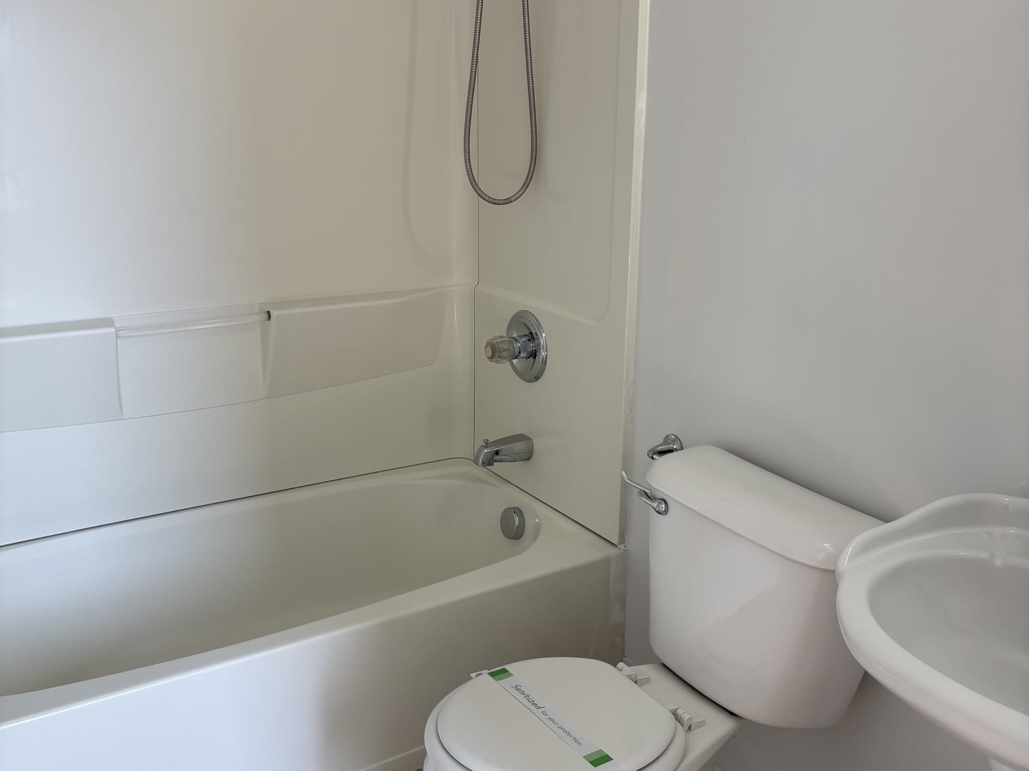 Bathroom cleaned by ALL CLEAN by Nicole
